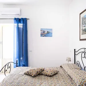 https://apt-lipari-casa-centro-storico.sicilyhotelsitaly.net